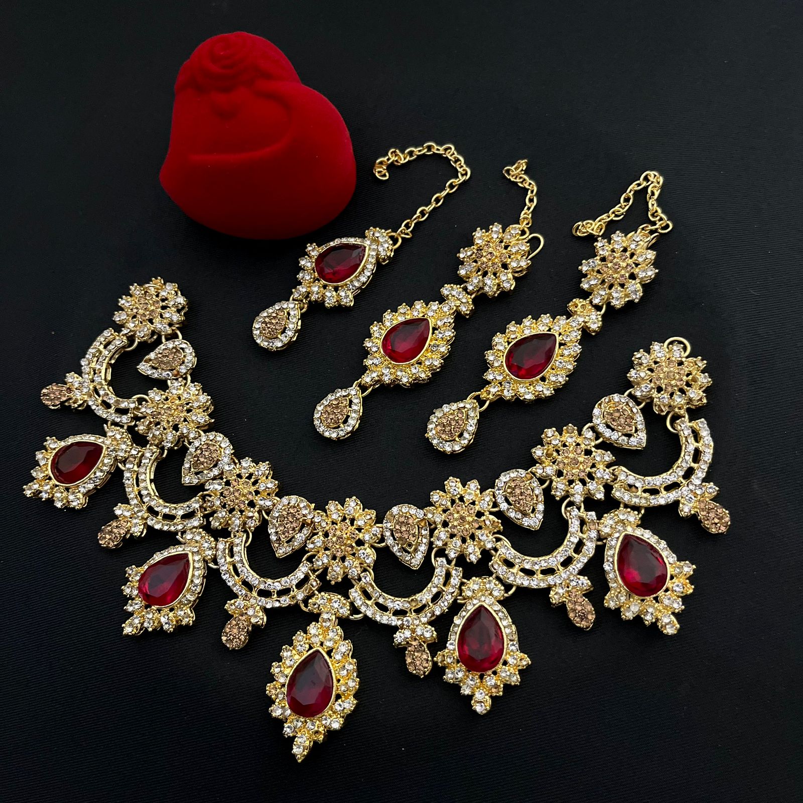 ZARA NECKLACE